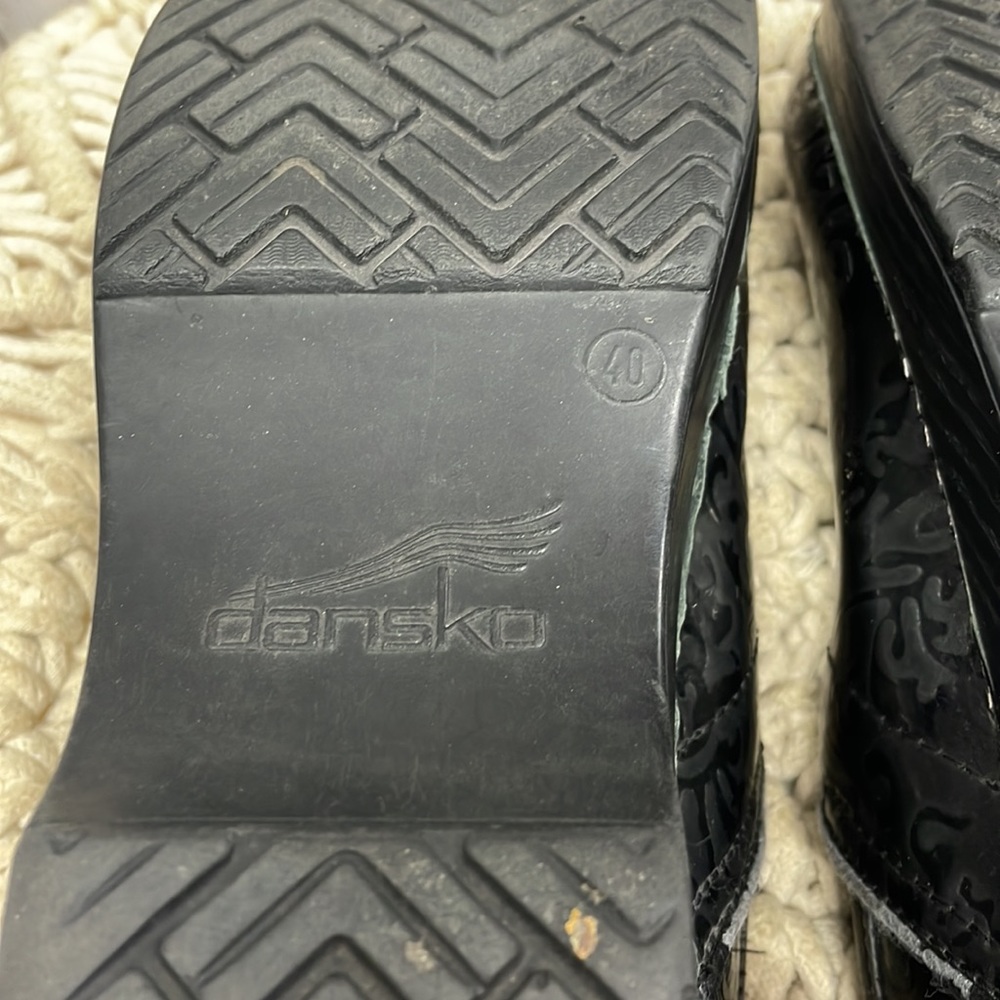 Dansko slip on black embossed print leather size 40 shoes - Picture 6 of 9